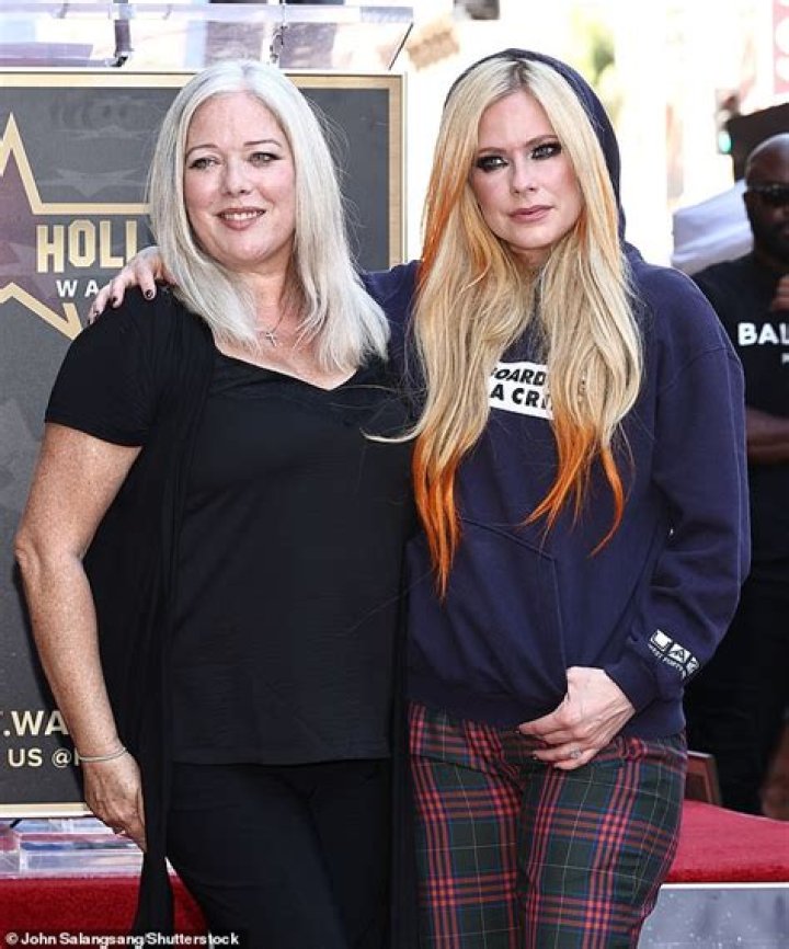 Avril Lavigne Kids: A Glimpse into the Life of the Pop Punk Icon's Family