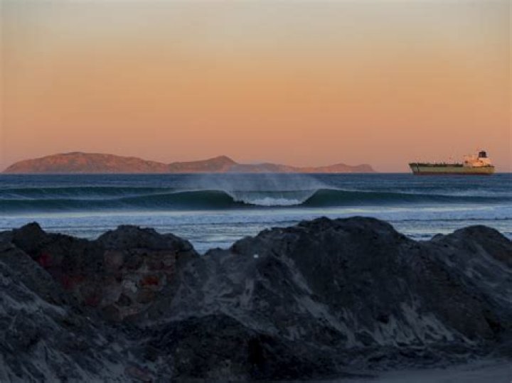 Exploring the Thrilling World of Surfers in Mexico