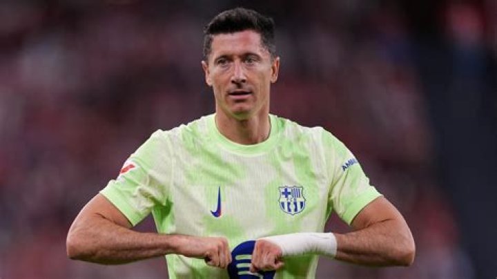 How Tall is Lewandowski? A Comprehensive Look at the Football Star's Height and Impact