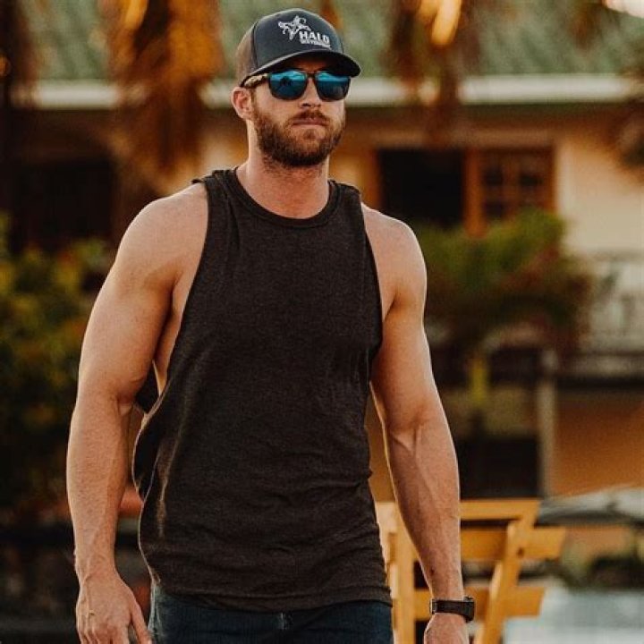 How Tall is Riley Green? Everything You Need to Know