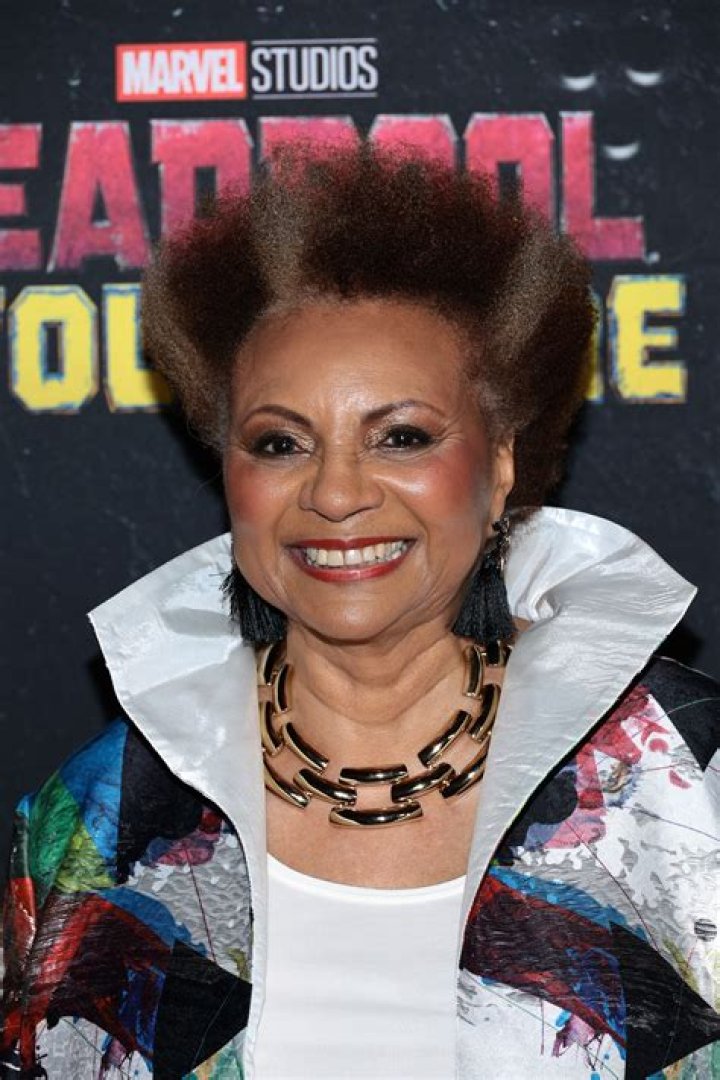 Leslie Uggams: The Star of Star Trek and an Icon of Resilience