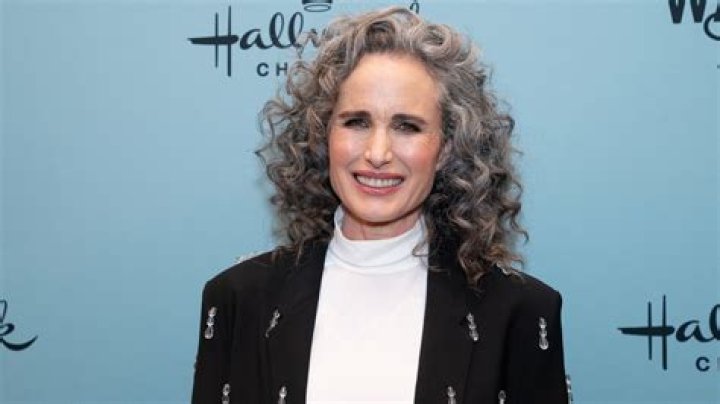 Sophie Ran: A Rising Star in the Entertainment Industry